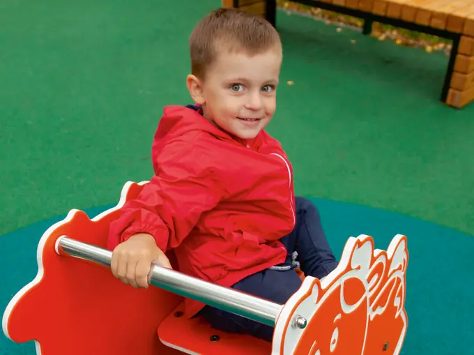 Качели, карусели и песочницы серии Fun
